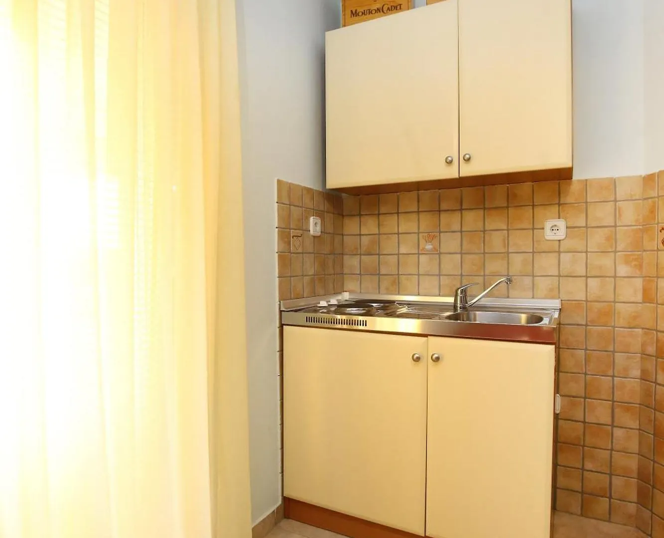 Apartments Nikaia Vir