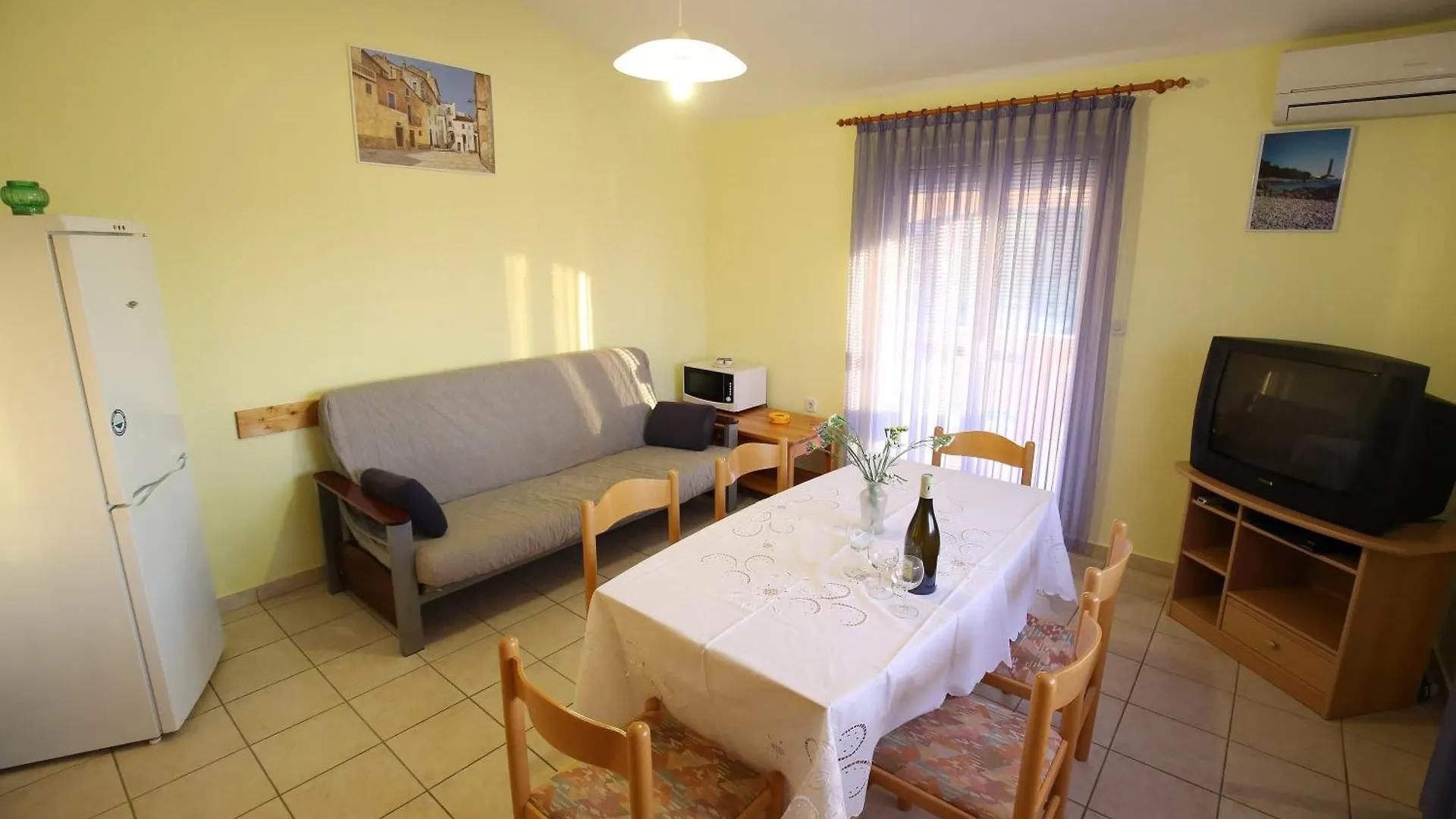 Apartments Nikaia Vir