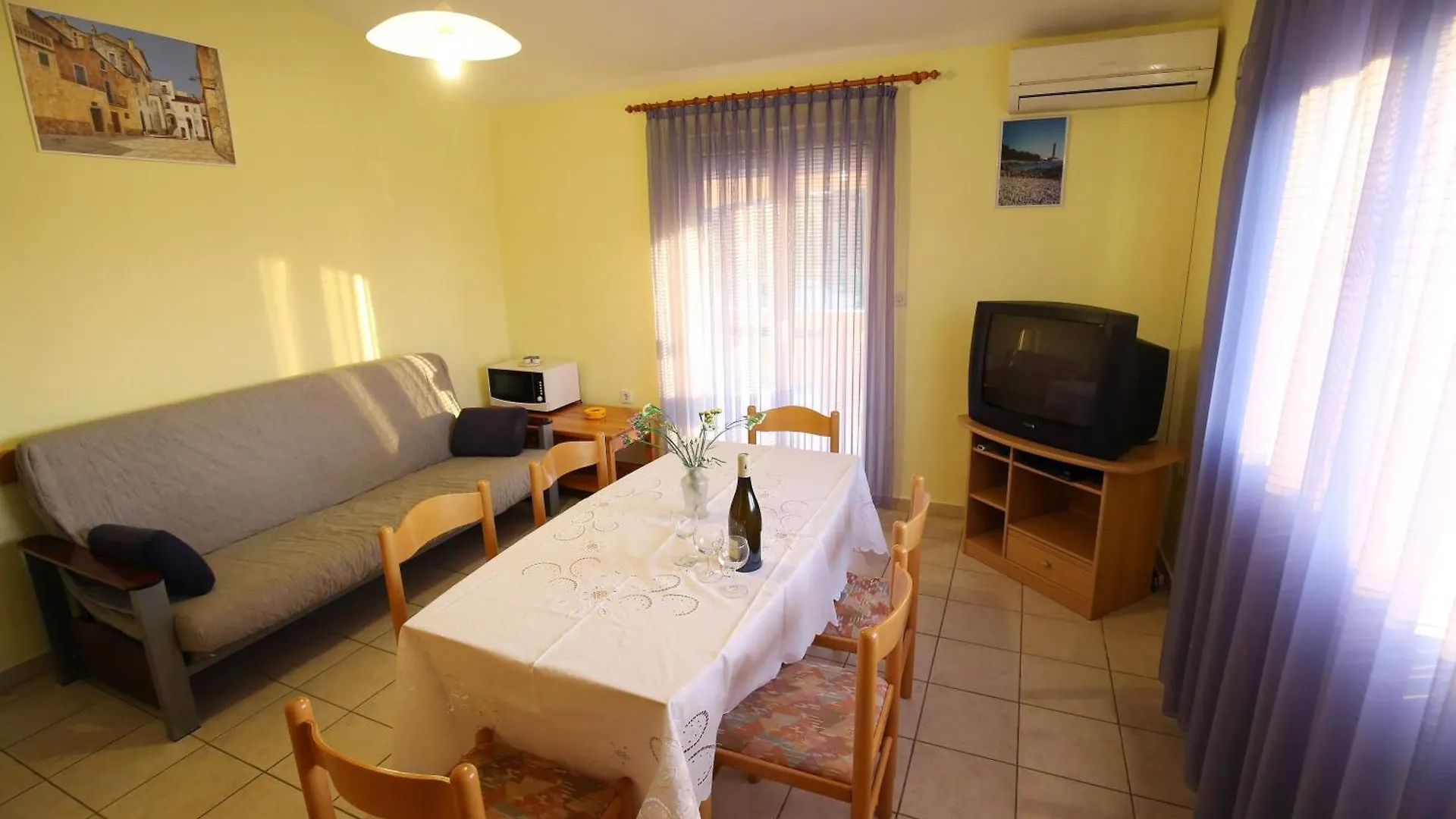 Apartments Nikaia Vir Kroatien