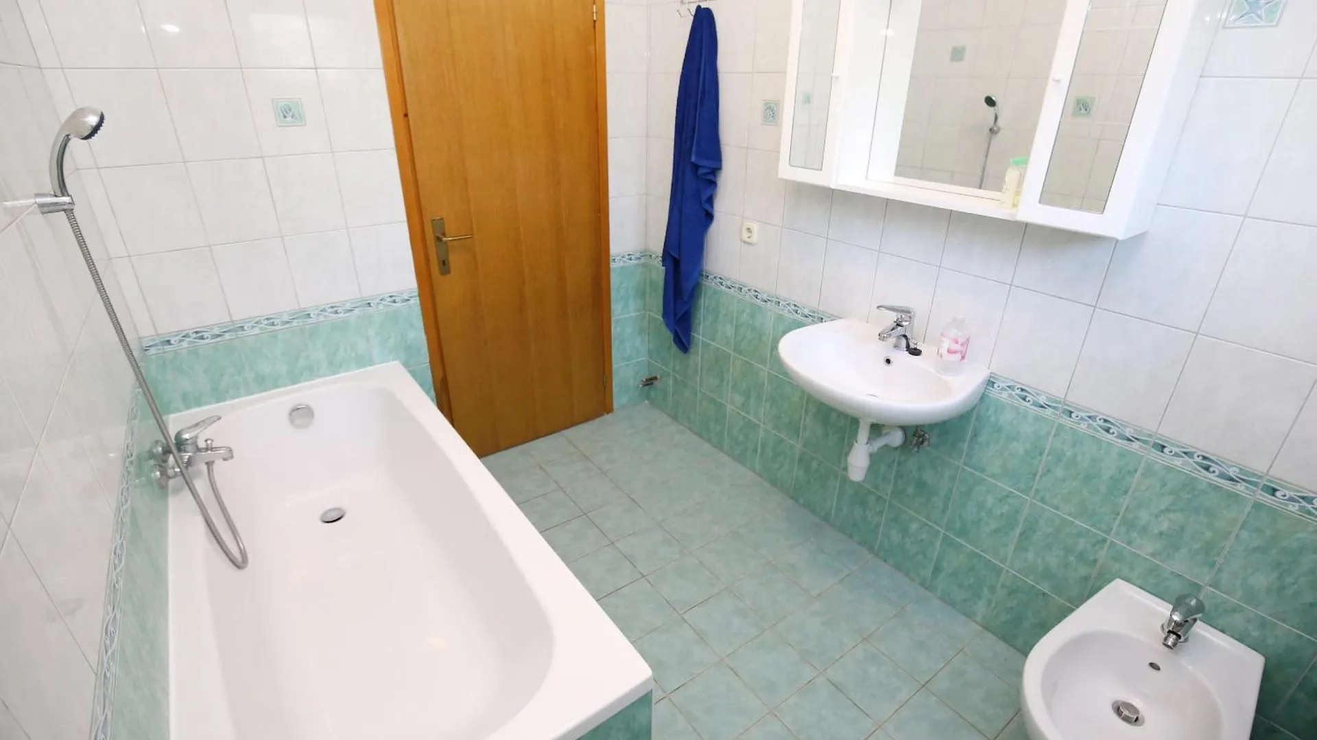 Apartments Nikaia Vir