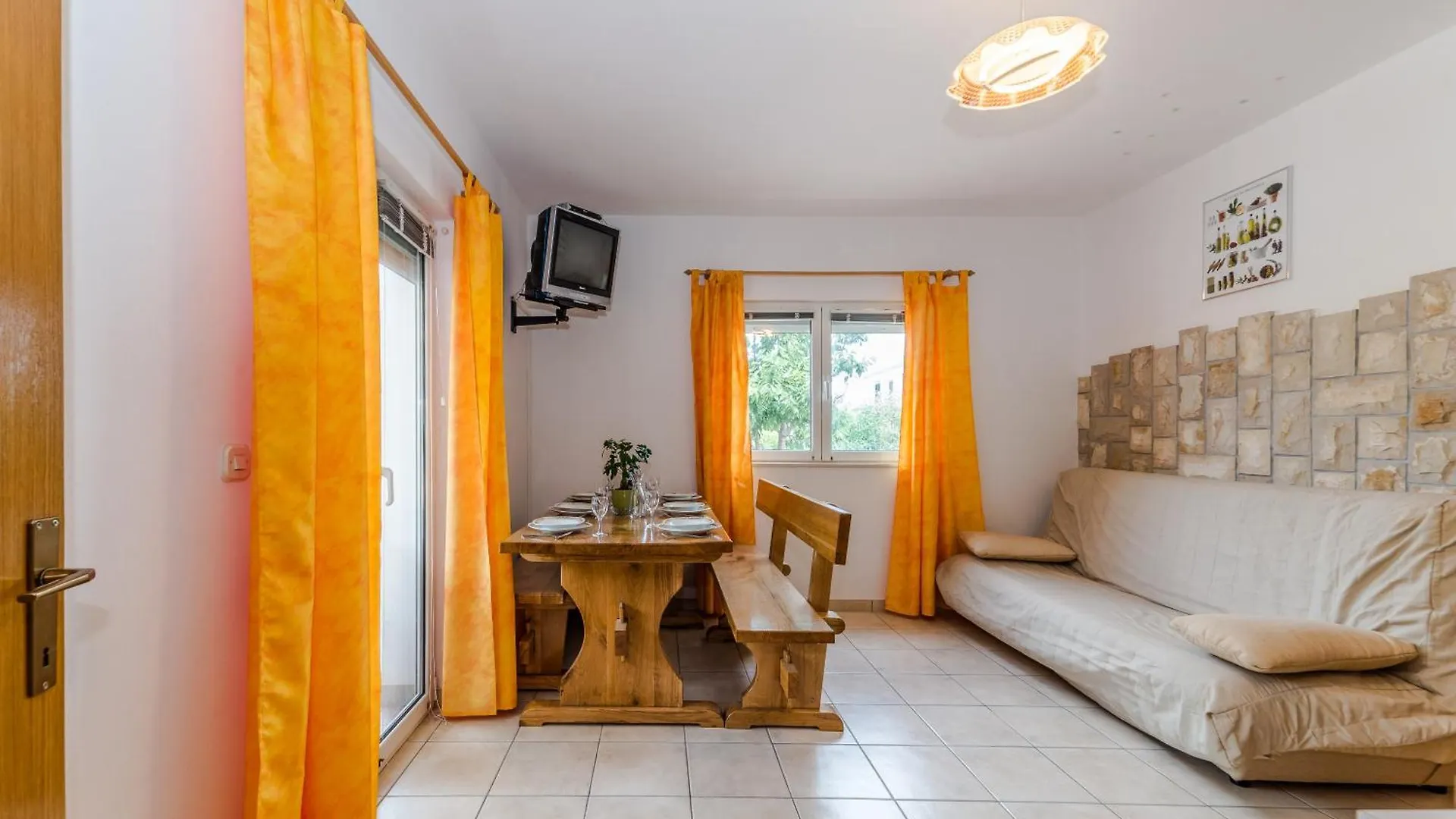 Apartments Nikaia Vir